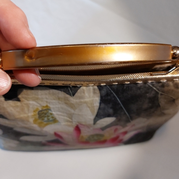 Vintage Lotus Asian Patterned Kiss Lock Women's Bag With Chain - Picture 11 of 15